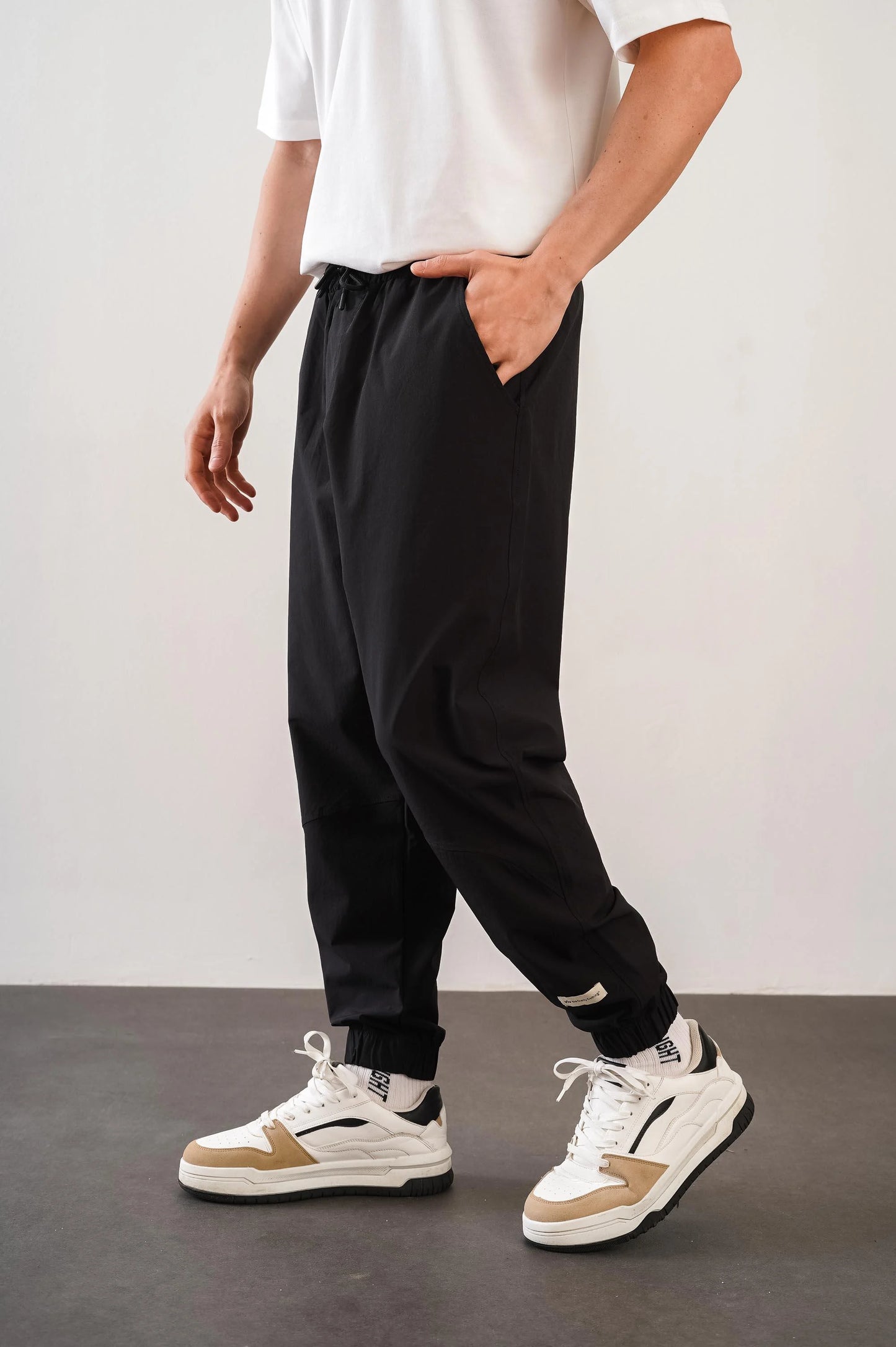 Men's Relax Fit Moulded Elasticated Leg Jogger Trousers