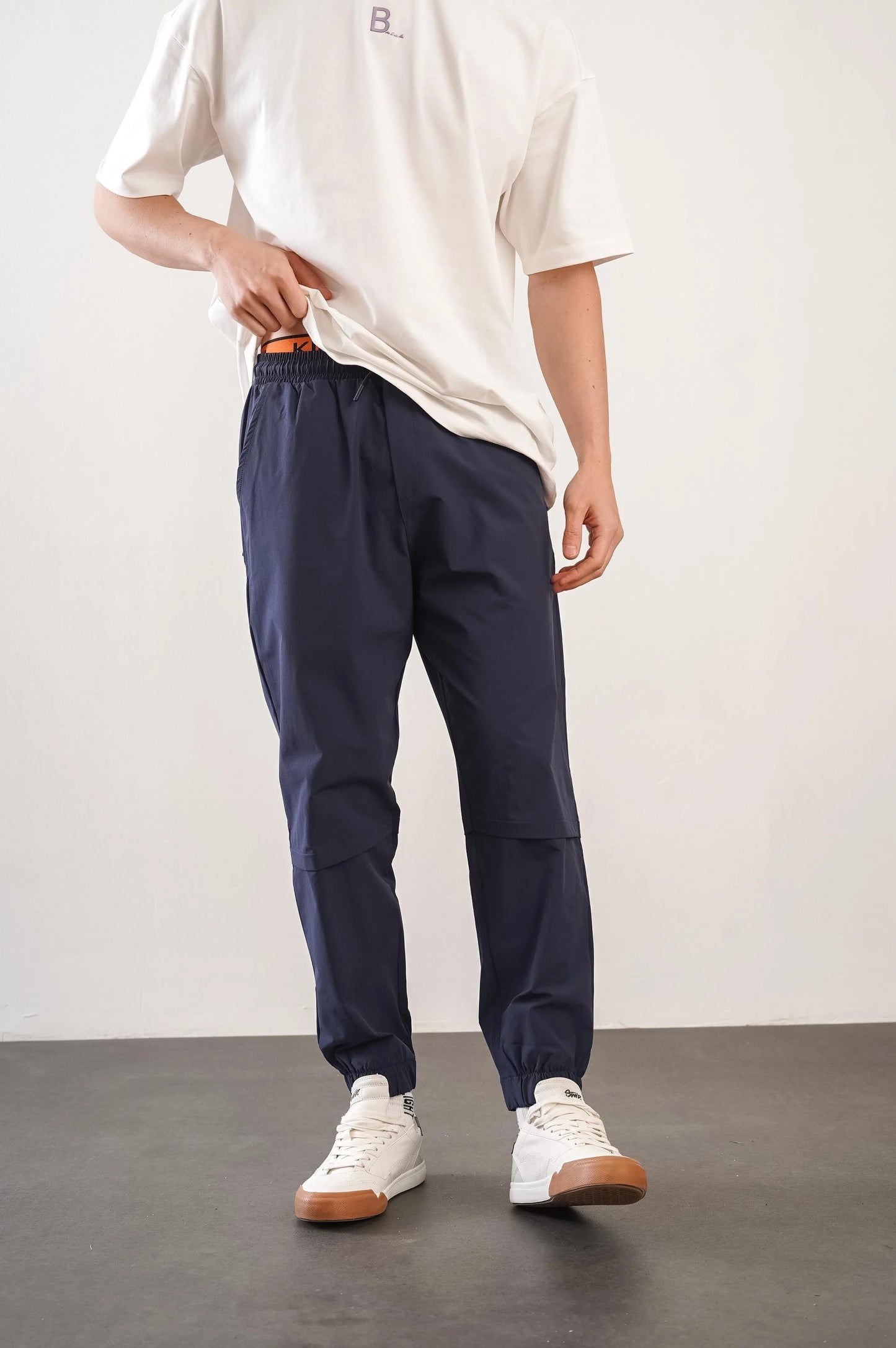 Men's Relax Fit Jogger Trousers with Elasticated Waist and Leg