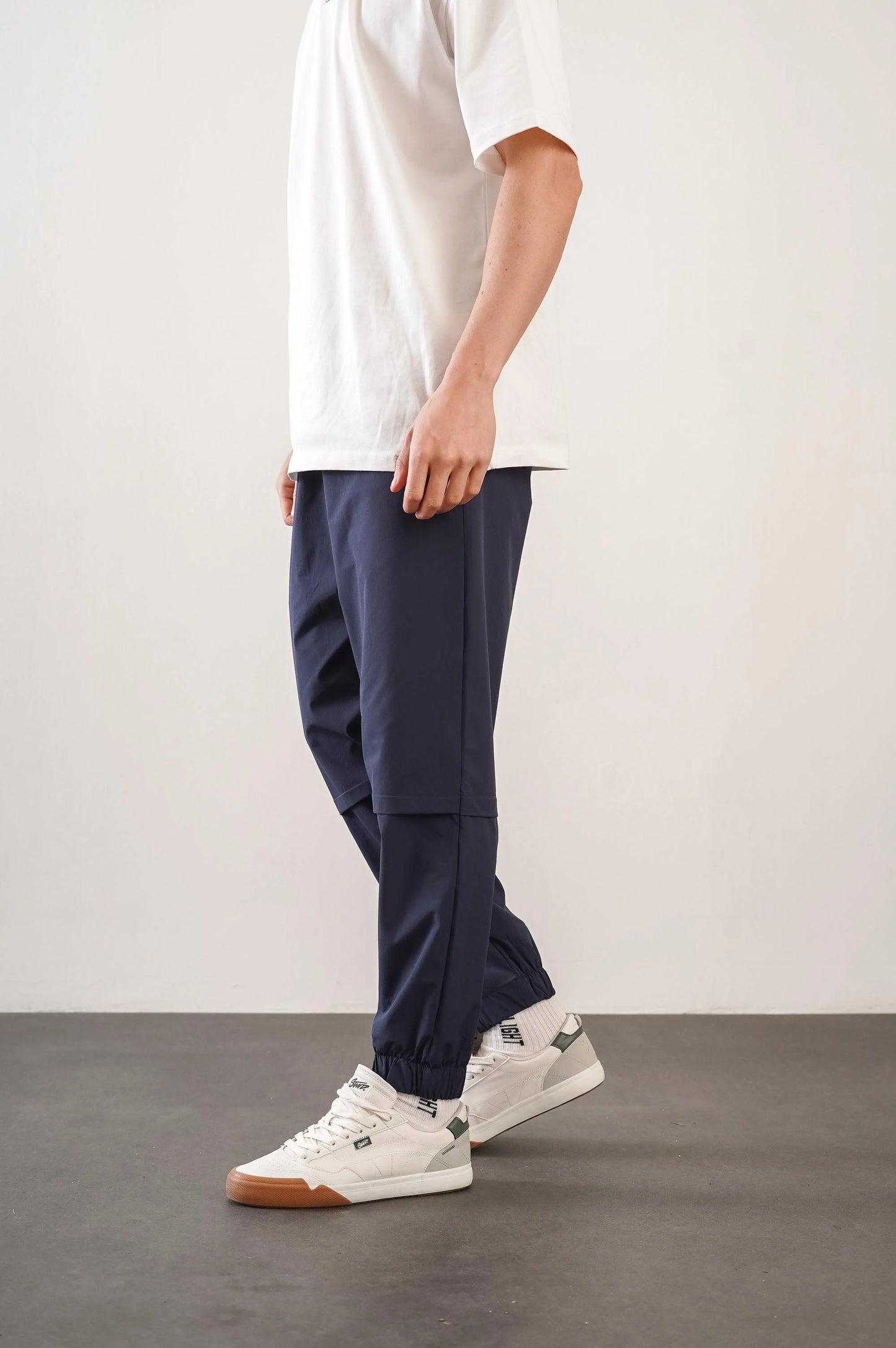 Men's Relax Fit Jogger Trousers with Elasticated Waist and Leg