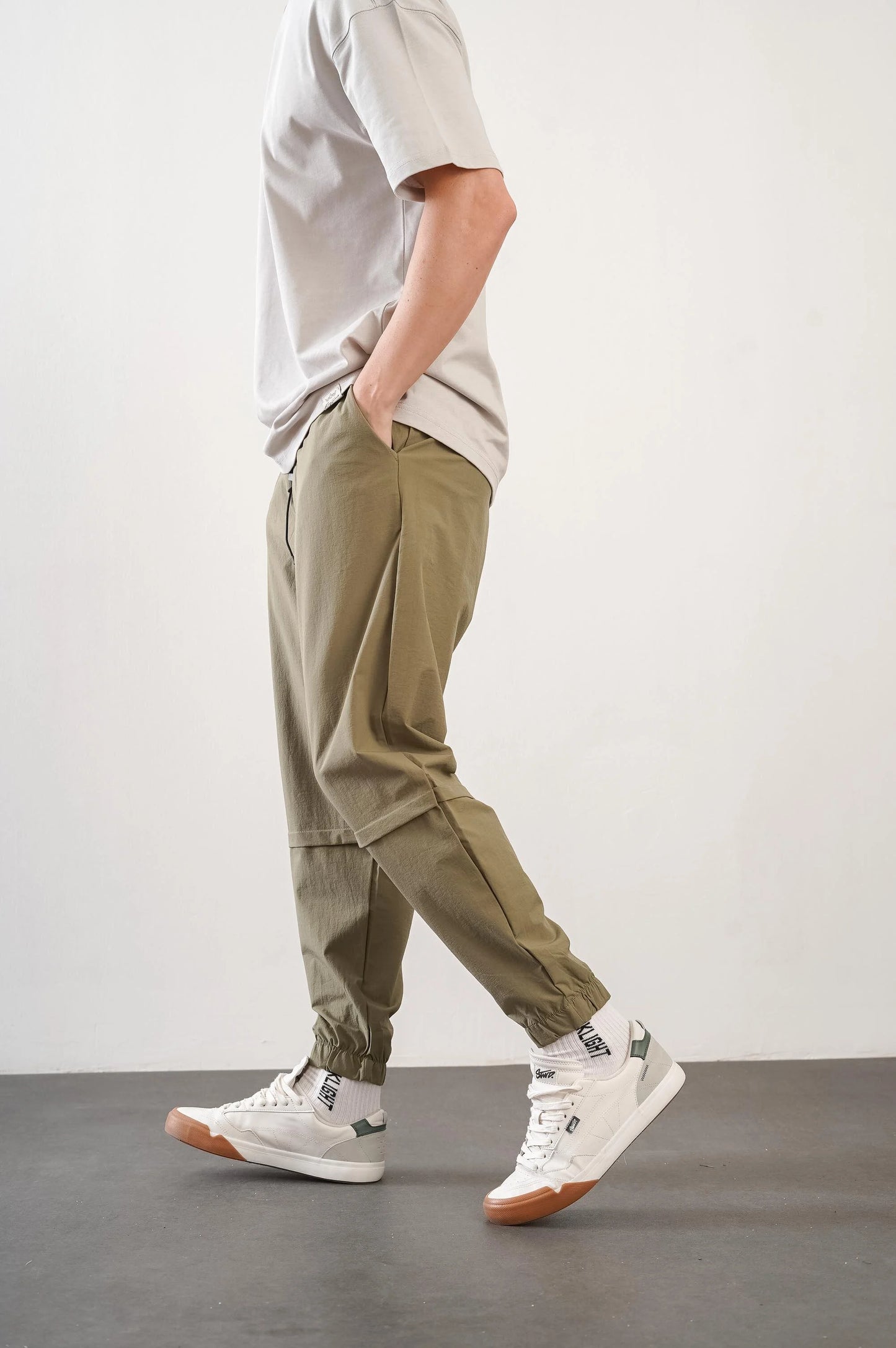 Men's Relax Fit Jogger Trousers with Elasticated Waist and Leg