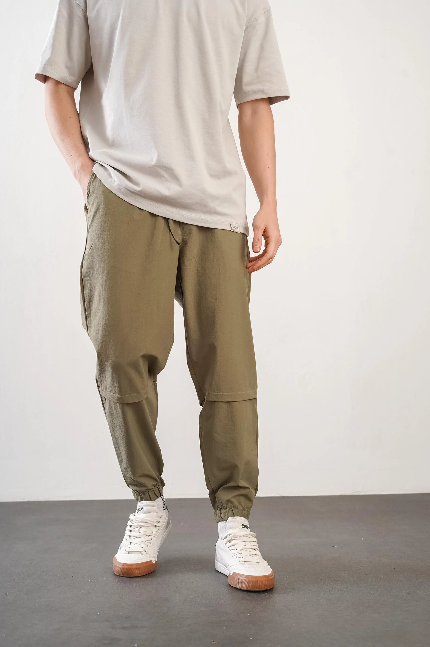 Men's Relax Fit Jogger Trousers with Elasticated Waist and Leg