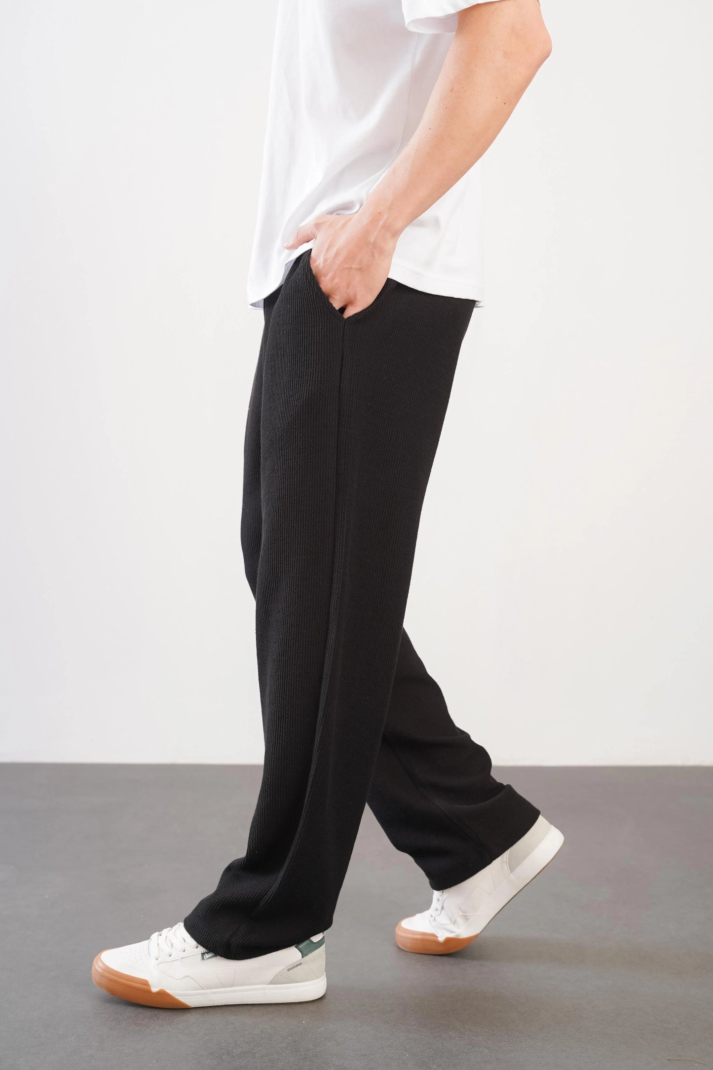 Comfortable Fit Trousers with Elasticated Waist Pockets