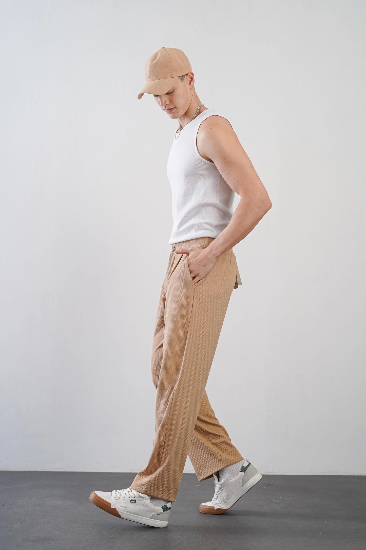 Men's Pleated Wide Leg Relaxed Fit Trousers