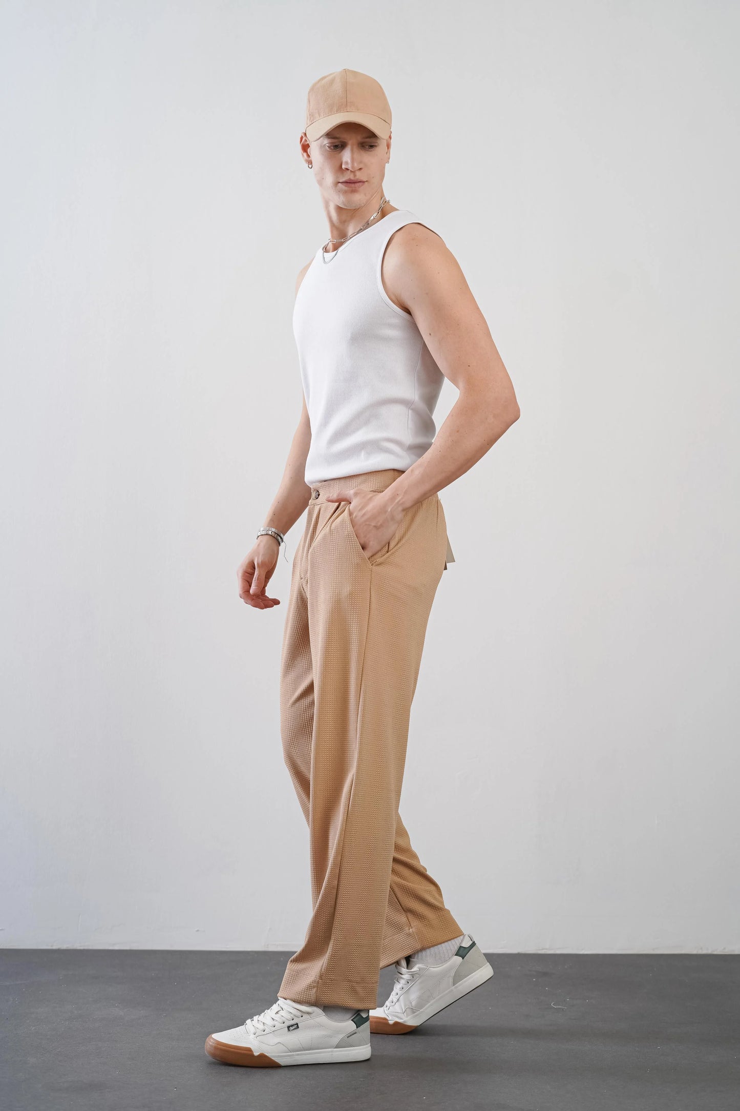 Men's Pleated Wide Leg Relaxed Fit Trousers