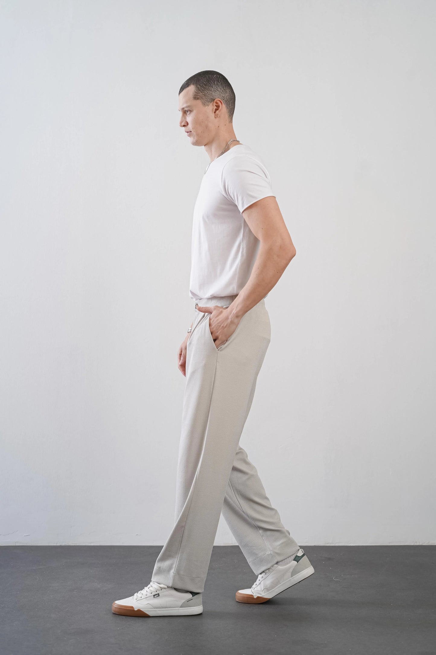 Men's Pleated Wide Leg Relaxed Fit Trousers