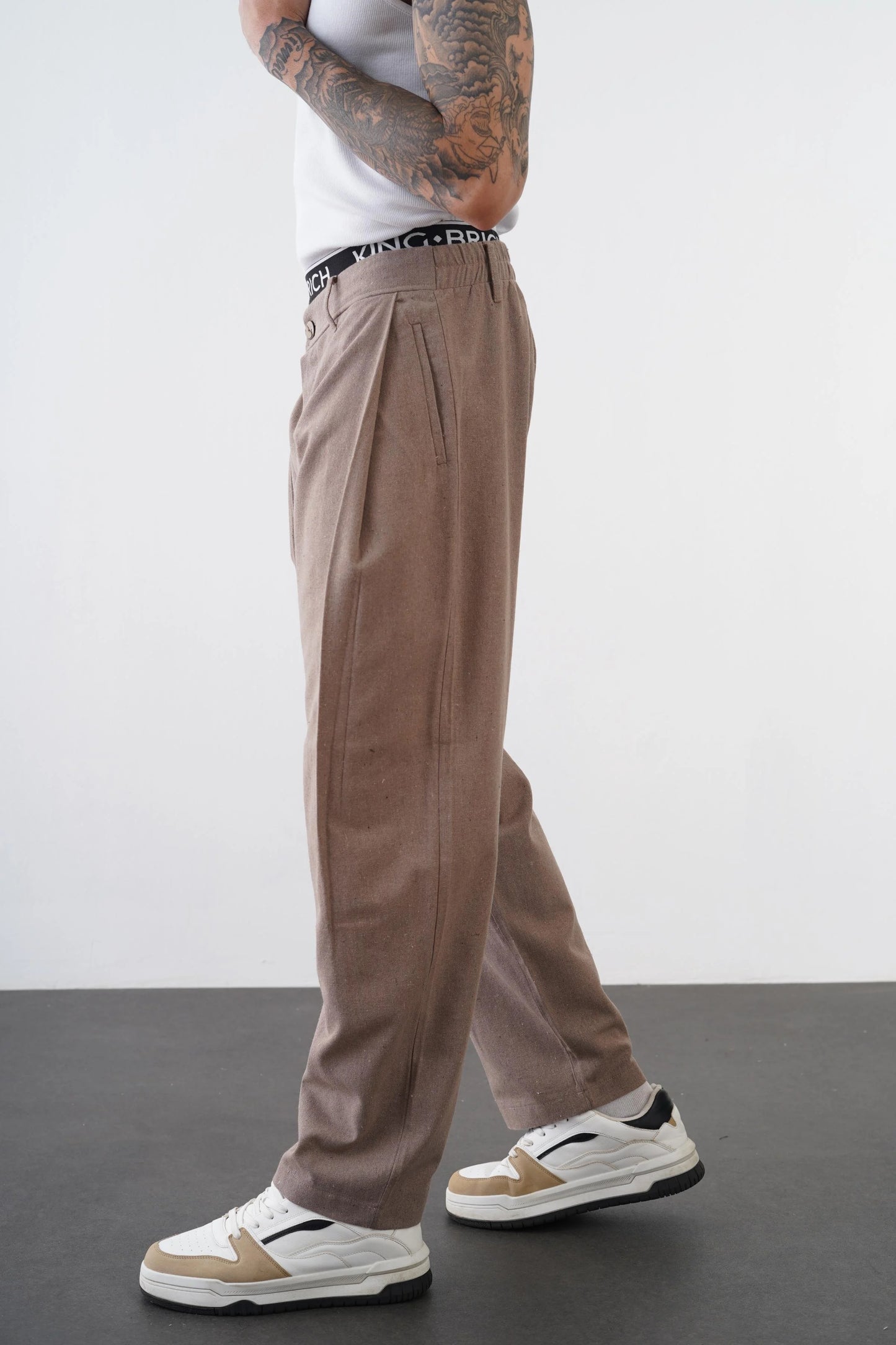 Relaxed Fit Linen Men's Trousers with Elasticated Waist