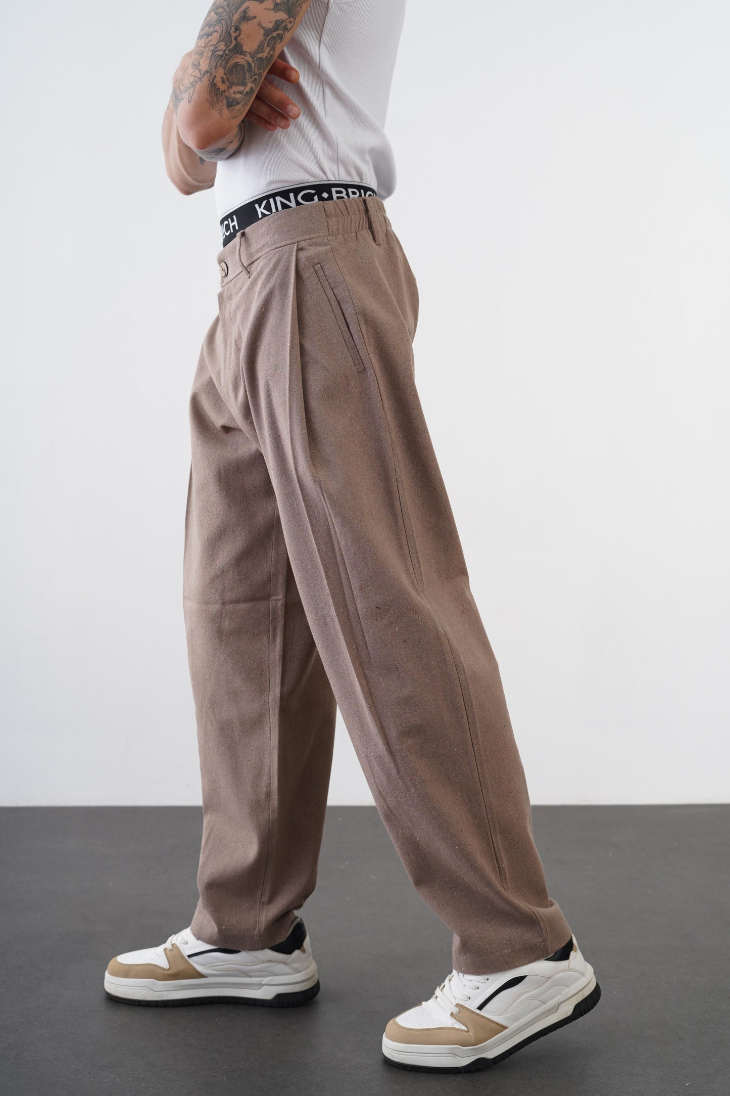 Relaxed Fit Linen Men's Trousers with Elasticated Waist