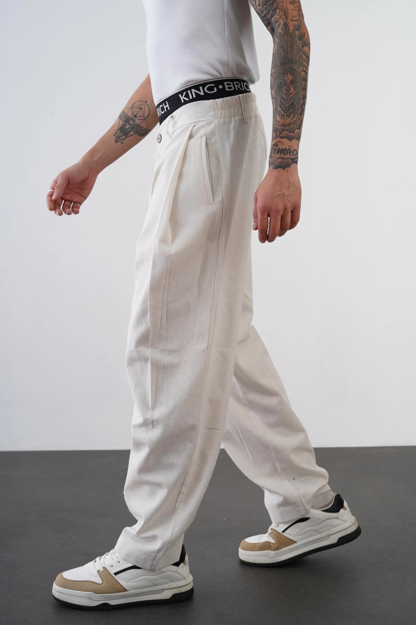 Relaxed Fit Linen Men's Trousers with Elasticated Waist