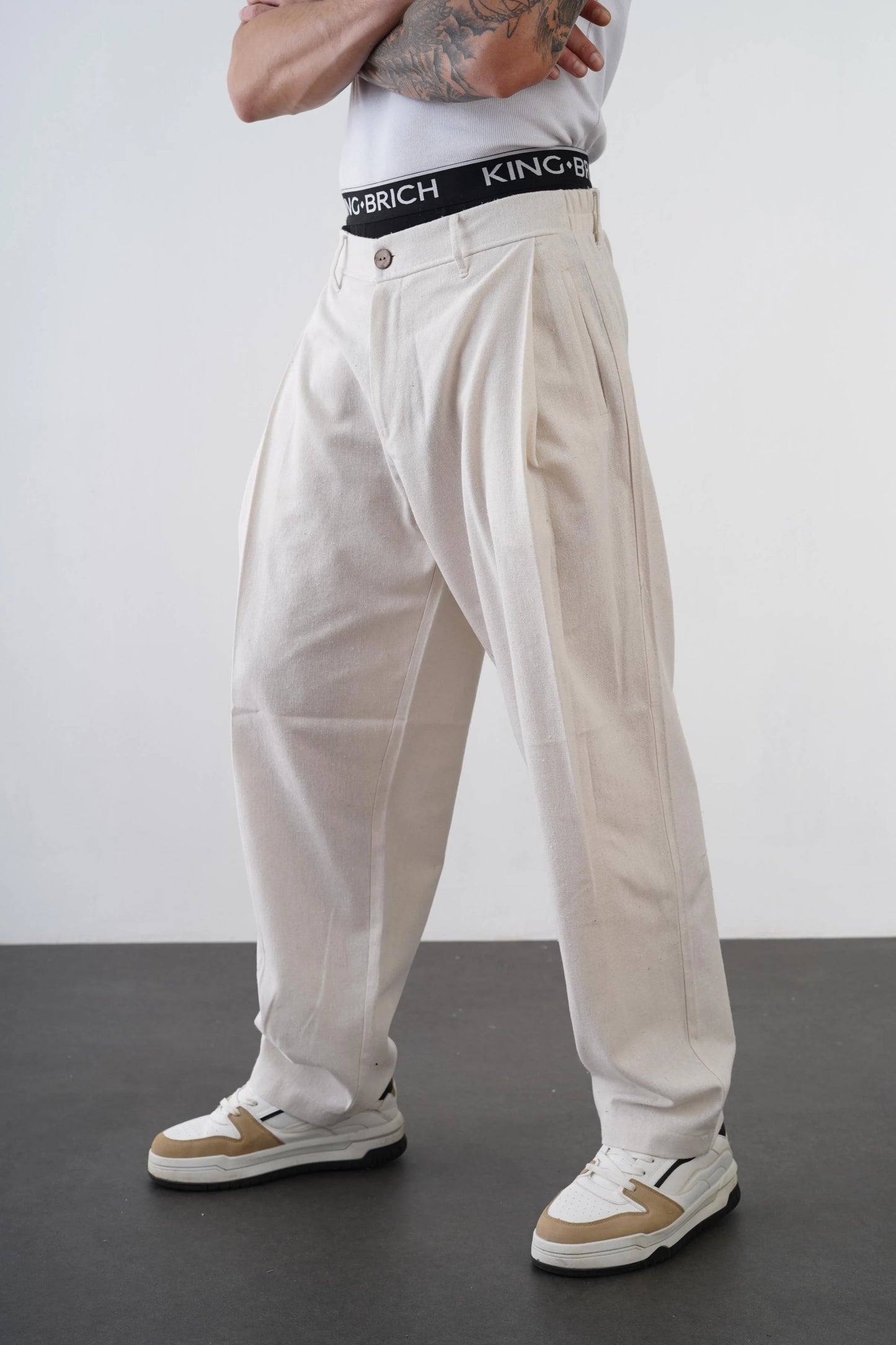 Relaxed Fit Linen Men's Trousers with Elasticated Waist